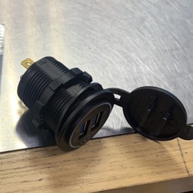 USB зарядное врезное 2 USB - "Модная Тачка" магазин автоэлектроники