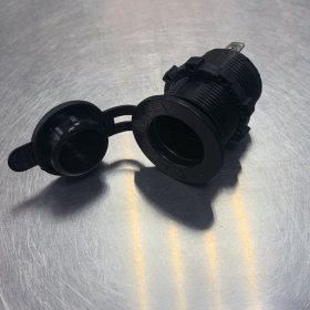 Гнездо прикуривателя 12V с крышкой - "Модная Тачка" магазин автоэлектроники